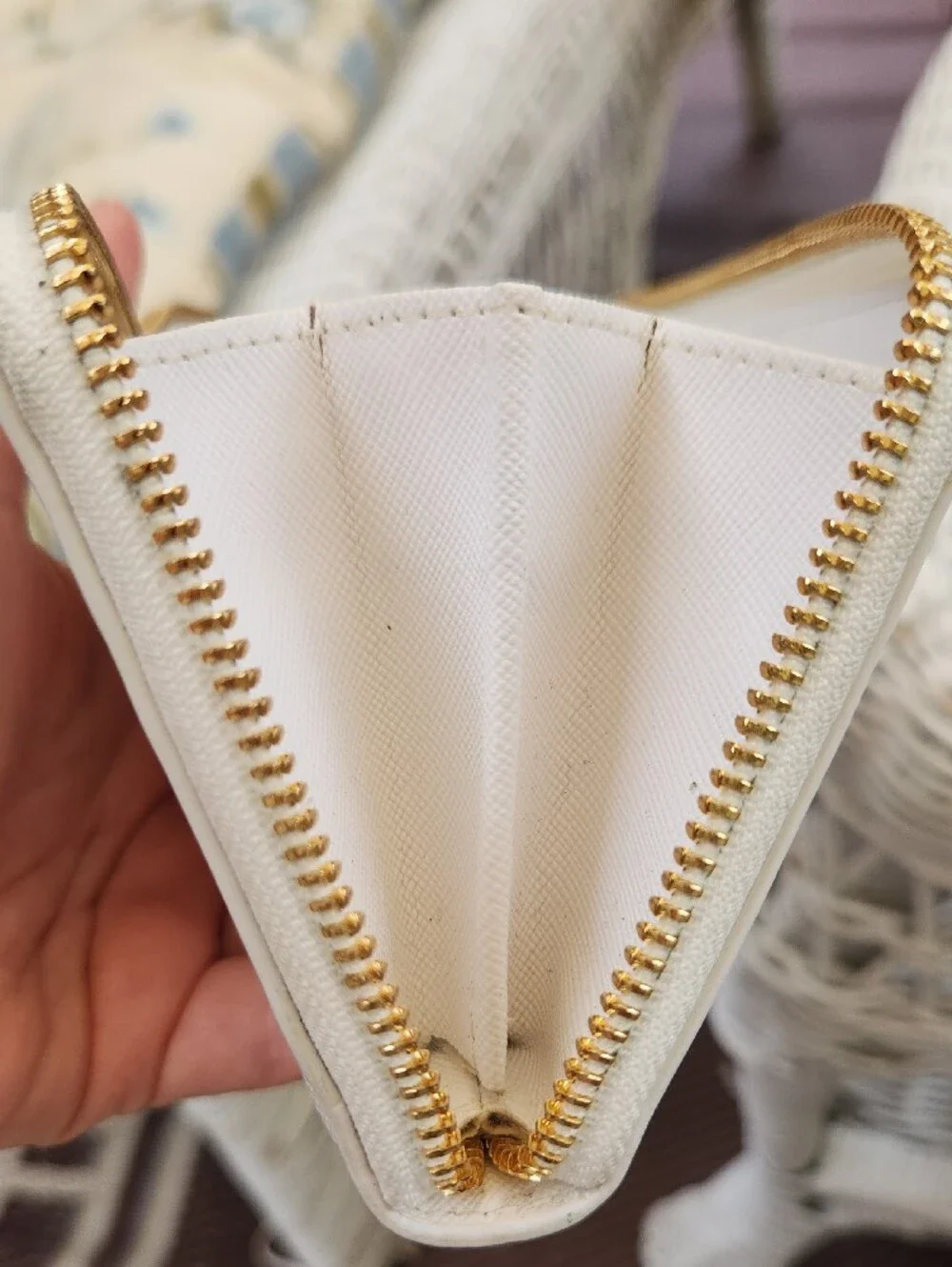 MICHAEL Michael Kors White Wallet with Gold Plaque Good Condition